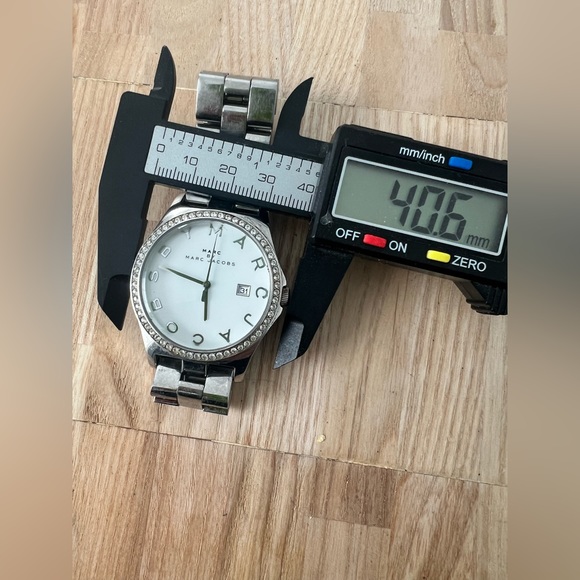 Marc By Marc Jacobs ladies Henry MBM3044 Stainless Steel watch NEW BATTERY - Picture 9 of 9